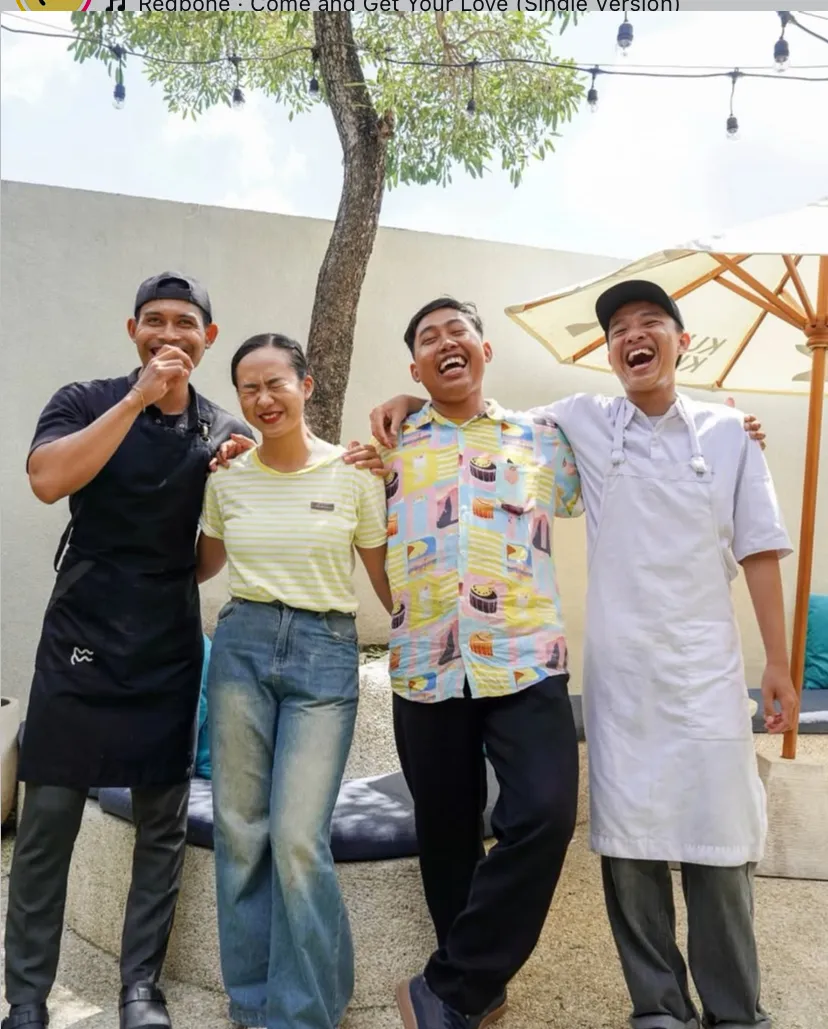 milk and madu friendly staffs