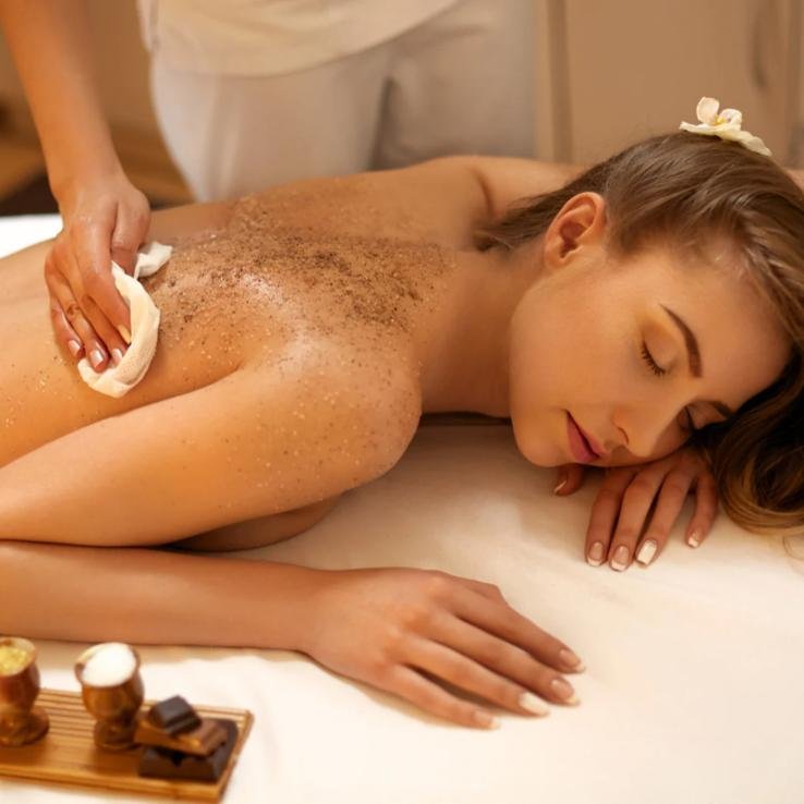 Body scrub at home in Seminyak by professional spa therapist